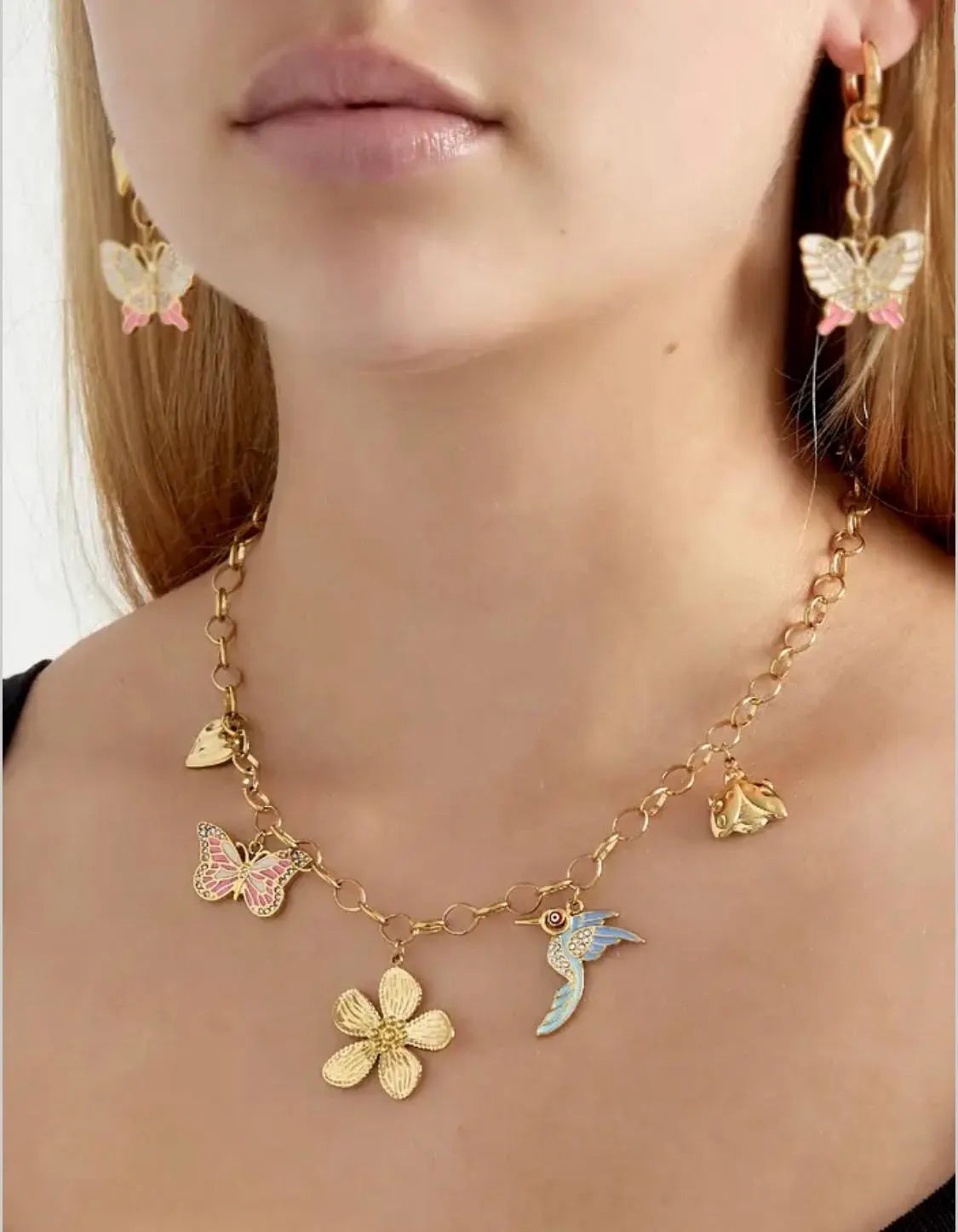 Collier charm floral sauvage - doré